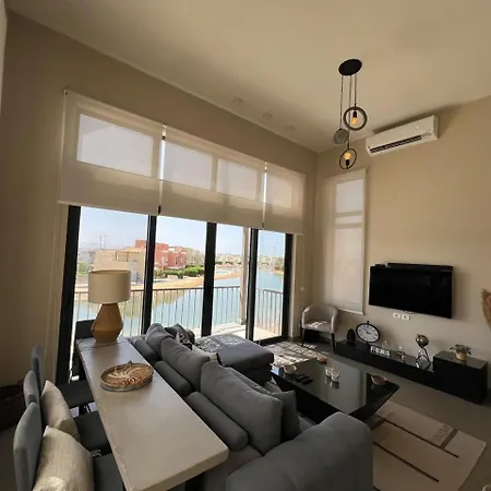 Lux Skyline Loft 2Bdr Apartment